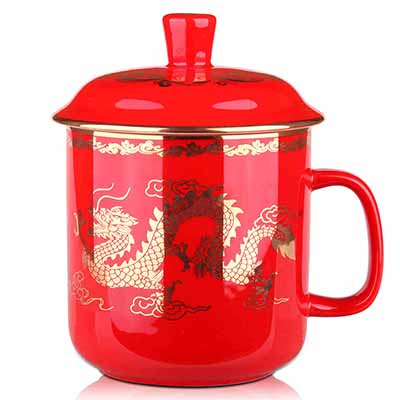 中国红瓷茶杯龙纹将军杯